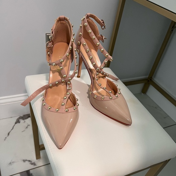 Women’s size 9 stilettos. Like new - Picture 1 of 3